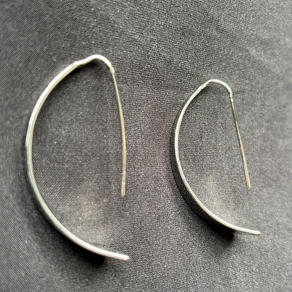Simple Dangle Earrings - Picture 3 of 3